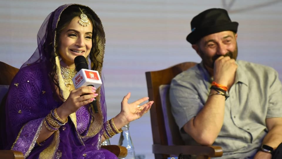 Actor Sunny Deol and Ameesha Patel in Amar Ujala Samvad Punjab
