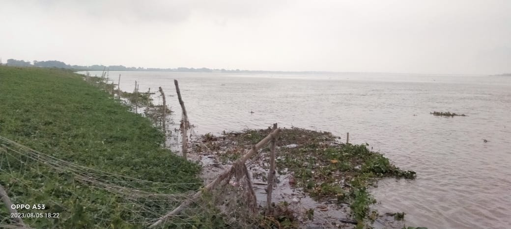Ganga Water Level: 9 cm in Ghazipur. Ganga's water level rising at the rate of hourly, panic among people