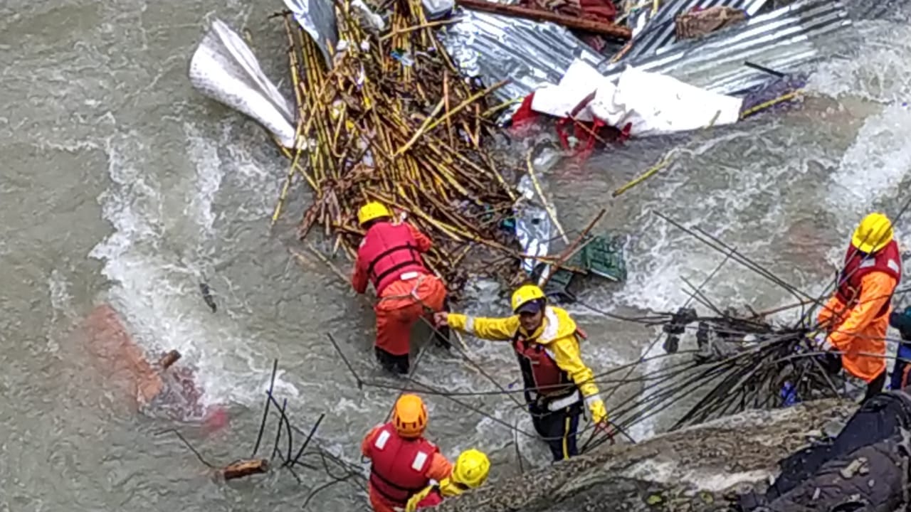 Uttarakhand Gaurikund Landslide missing 20 people Search by sdrf from Four days but no Clue Found