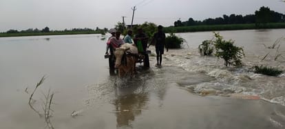 Flood In Hastinapur : many villages submerged, many in no contact Zone