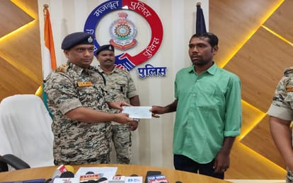 Maoist commander with Rs 5 lakh reward surrenders in Kanker