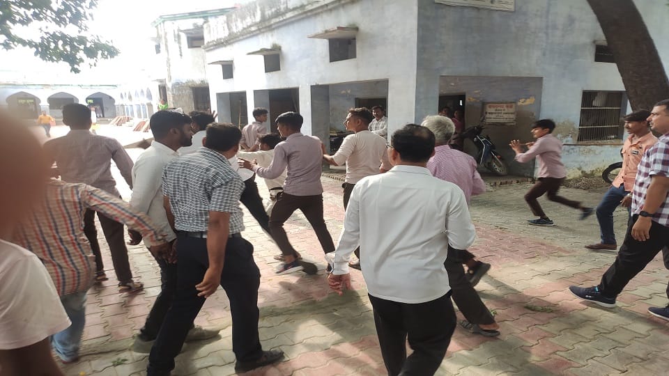 Fighting, stone pelting and firing in Vijaygarh's Guru Dutt Memorial Inter College