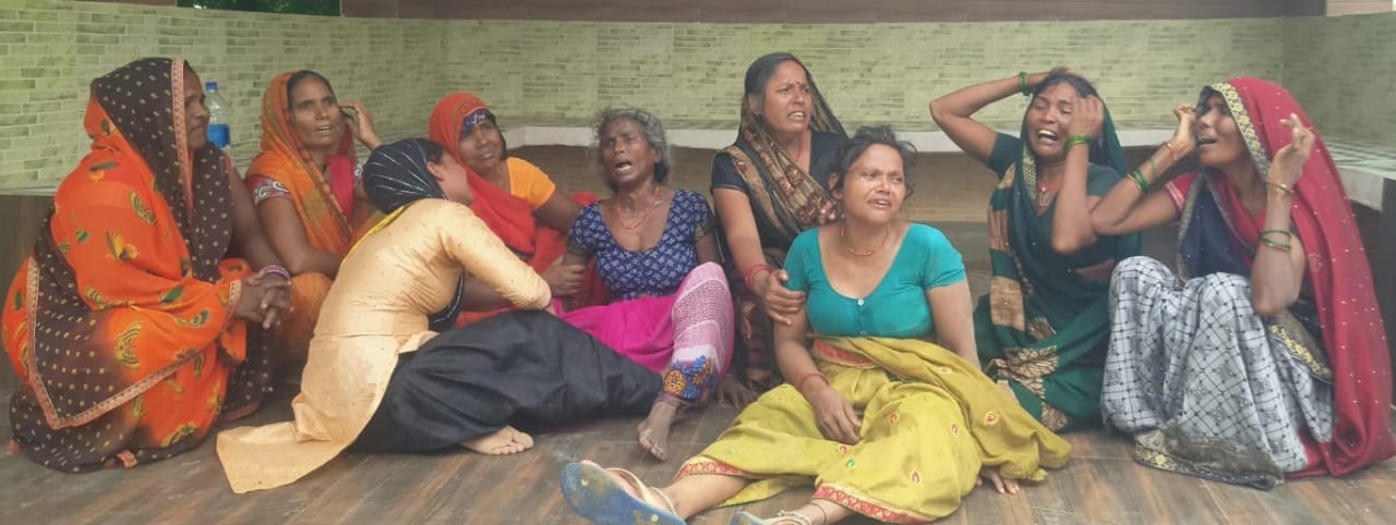 Kannauj road accident, The crowd thrashed the driver, the fathers shadow raised from the innocents head