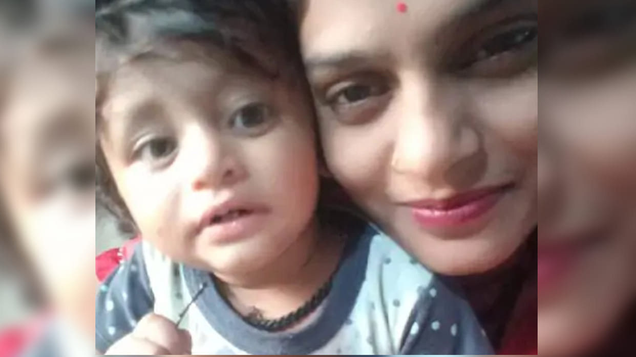 One and a half year old child died in Indore due to tea getting stuck in his windpipe.