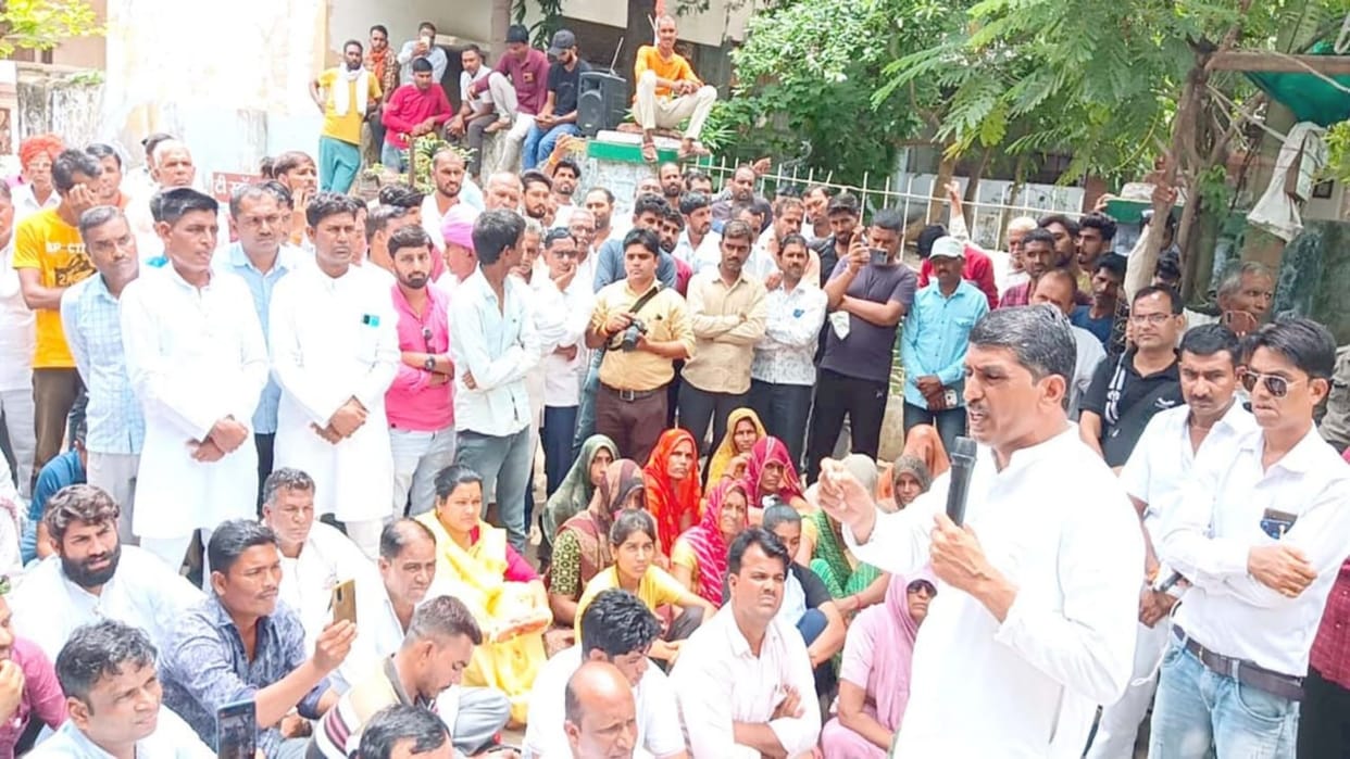 Mandsaur News Farmers and Narcotics Department stand firm on Doda sawdust in Balagudha