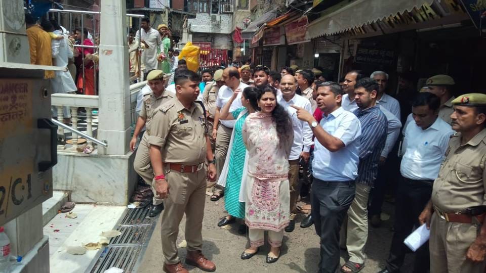 commissioner took stock of Banke Bihari temple and surrounding areas In Vrindavan Mathura