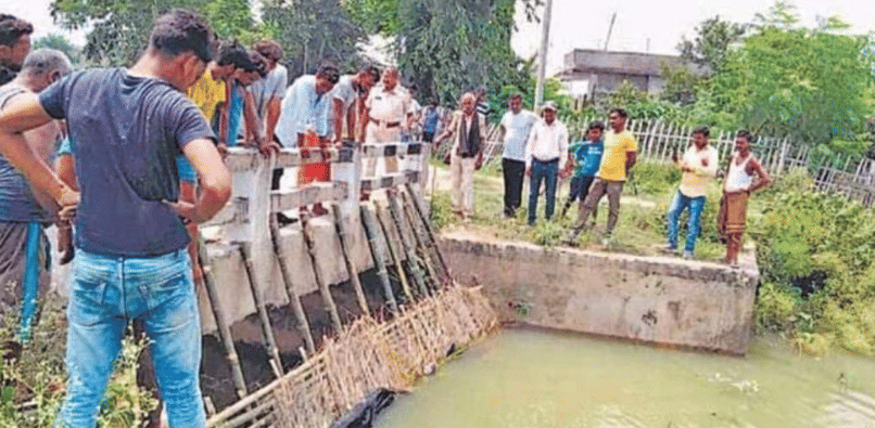 Darbhanga People who went to open the canal made a fatal attack on the engineer FIR lodged against 10 people