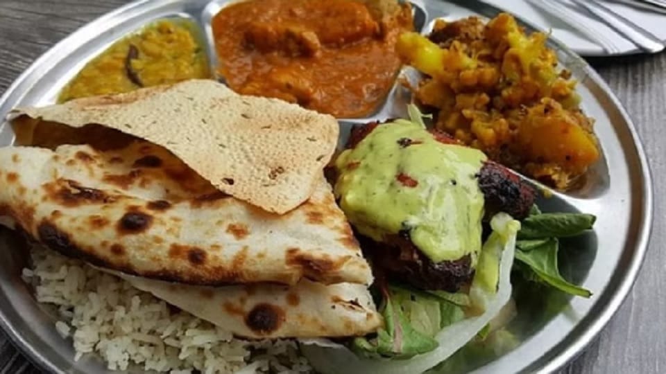 Delicious food is available in these state buildings of Delhi