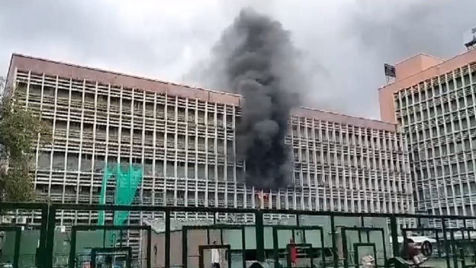 Delhi A fire broke out in AIIMS