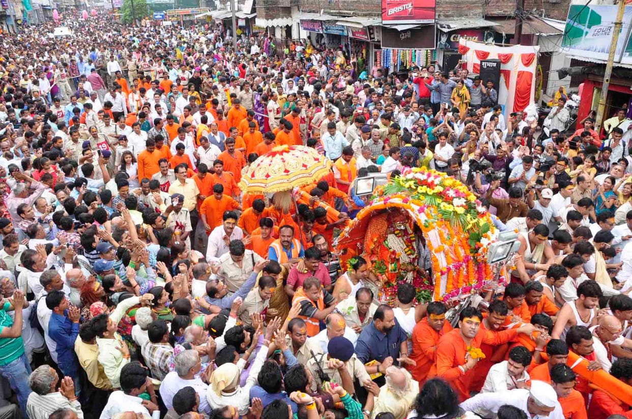 Ujjain Mahakal Sawari Live Today 2023 Mahakaleshwar Baba Darshan Today Videos Photos