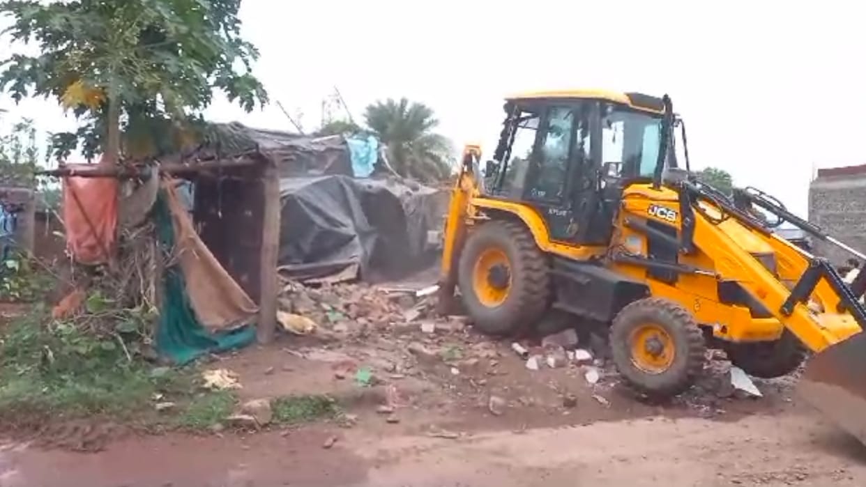 Fed up with the harassment of the Muslim youth, the minor gave his life, the bulldozer ran at accused house