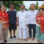 Mainpuri: सोहम आश्रम पर नारायण स्वरूप से अध्यात्म के बारे में जानकारी लेने आए स्पेनिश पर्यटक
