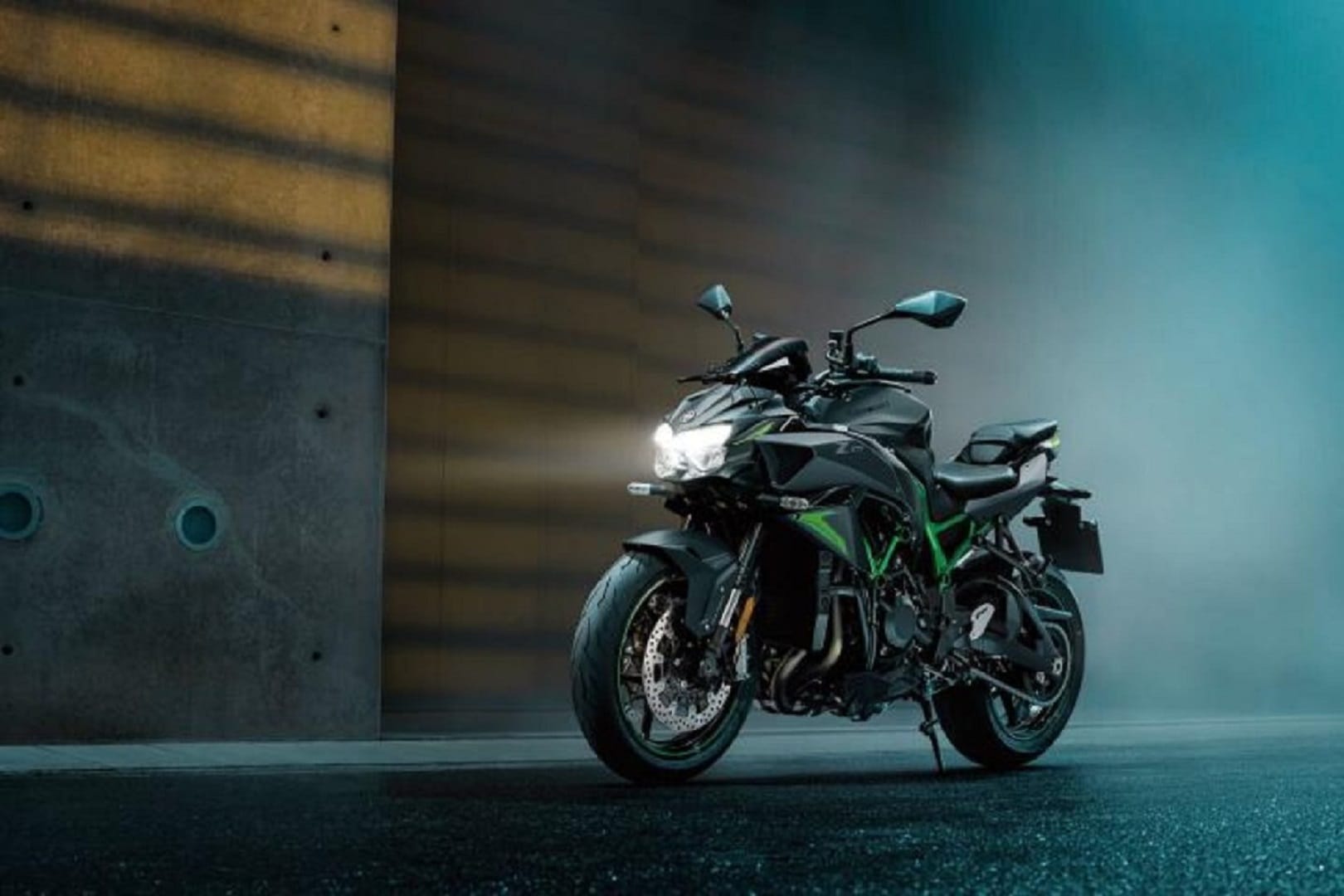 Kawasaki launches 2024 Kawasaki Z H2 and 2024 Kawasaki Z H2 SE in India Know Price Specs Features