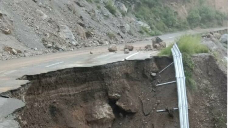 Uttarakhand Weather News Today Heavy Rainfall disaster many people washed away and house Collapse
