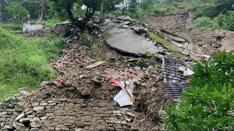 उत्तराखंड में बारिश का कहर: पहाड़ से मैदान तक बरसी आफत, कई लोग बहे, भवन हुए ध्वस्त, तबाही बयां करती तस्वीरें Uttarakhand Weather News Today Heavy Rainfall disaster many people washed away and house Collapse