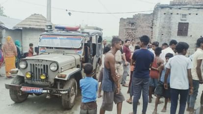 Bihar News: बेटे ने गड़ासे से काटकर की बाप की हत्या, पुलिस ने आरोपी को किया गिरफ्तार; इस वजह से ली जान Son killed his father by cutting him with a machete in Bettiah, the police arrested the accused