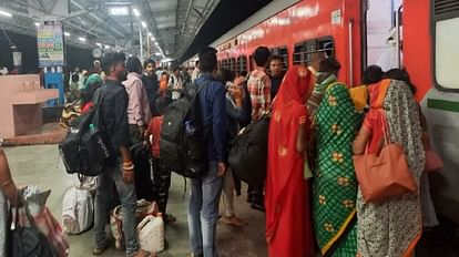 Leakage of fire fighting equipment in Malwa Express at Lalitpur caused stampede at station