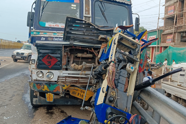 Dholpur News Heavy collision between tractor and truck on Agra-Mumbai National Highway driver absconded