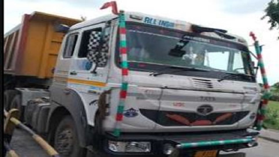 Police strict on mining mafia 24 vehicles seized in Agra