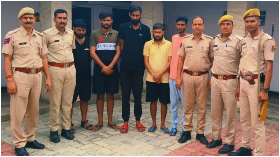 5 accused arrested for assault and robbery on pretext of providing escort service through website in Udaipur