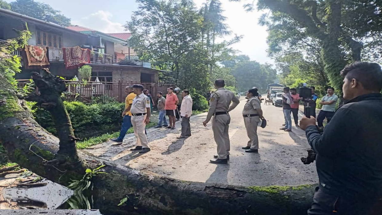 Himachal Weather forecast: More than 100 roads blocked due to landslide