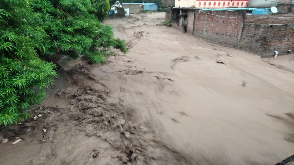 Flood Like Condition in Uttarakhand Kotdwar After Heavy rainfall and River overflow