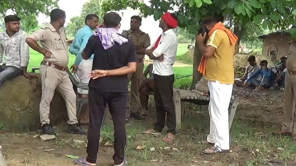 Chitrakoot Vigilance team of Electricity Department accused of pushing old man to death
