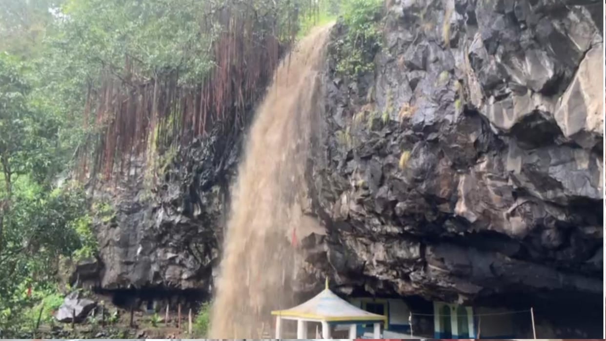 Dindori: Exciting view seen in Shivnar Fall after the rain, the waterfall falling from a height of 50 feet