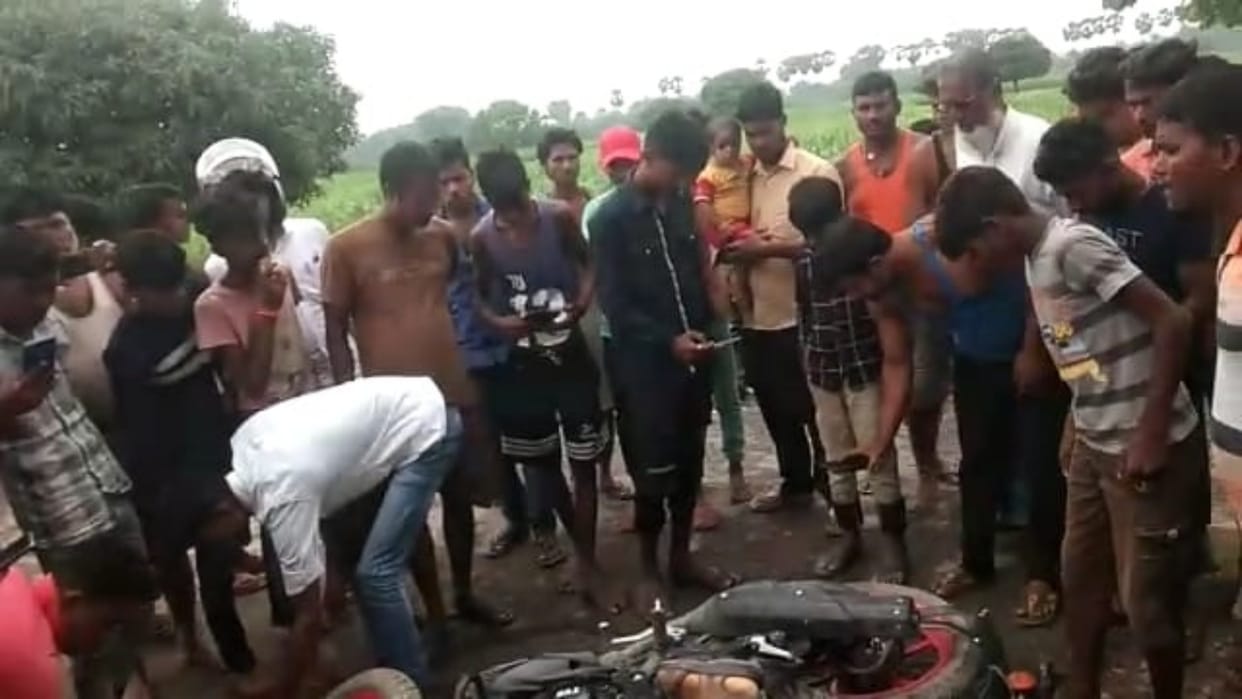 While going to the registry office in Motihari, two bike riders shot a man, he died on the spot