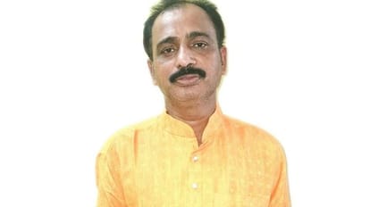 Varanasi: 1.40 करोड़ रुपए की डकैती मामले में कोर्ट का आदेश, मुख्य आरोपी को एक दिन की पुलिस रिमांड पर भेजा Court order in Rs 1.40 crore robbery case, main accused sent to one-day police remand