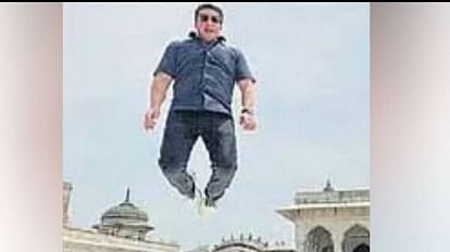 ASI bans guide for jumping in air for photoshoot with Mexican governor in Agra