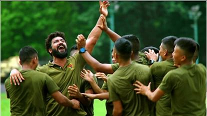 Durand Cup: फैंस के बीच नई भावनाएं जगाने के लिए तैयार डूरंड कप का थीम सॉन्ग, अरिजीत-डिवाइन ने किया कमाल Durand Cup: Theme song of Durand Cup ready to arouse new emotions among fans, Arijit-Divine did wonders
