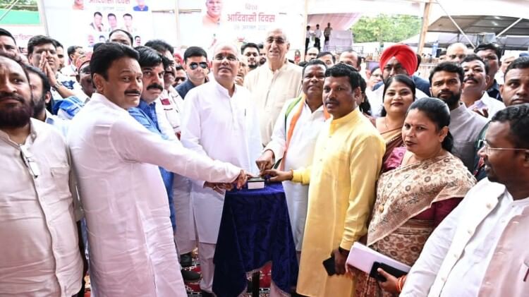 World Tribal Day: सीएम भूपेश बघेल ने बस्तर को दी 637 करोड़ की सौगात, 2300 कार्यों का किया लोकार्पण व भूमिपूजन