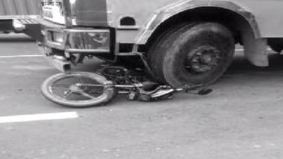 Mother and son death due to truck hit the bike on highway in bareilly