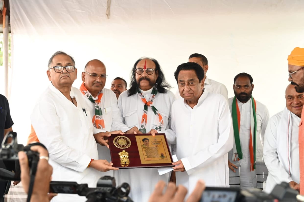 MP News: Former dacoit of Chambal Malkhan Singh joins Congress, said - I will make Kamal Nath the chief minist