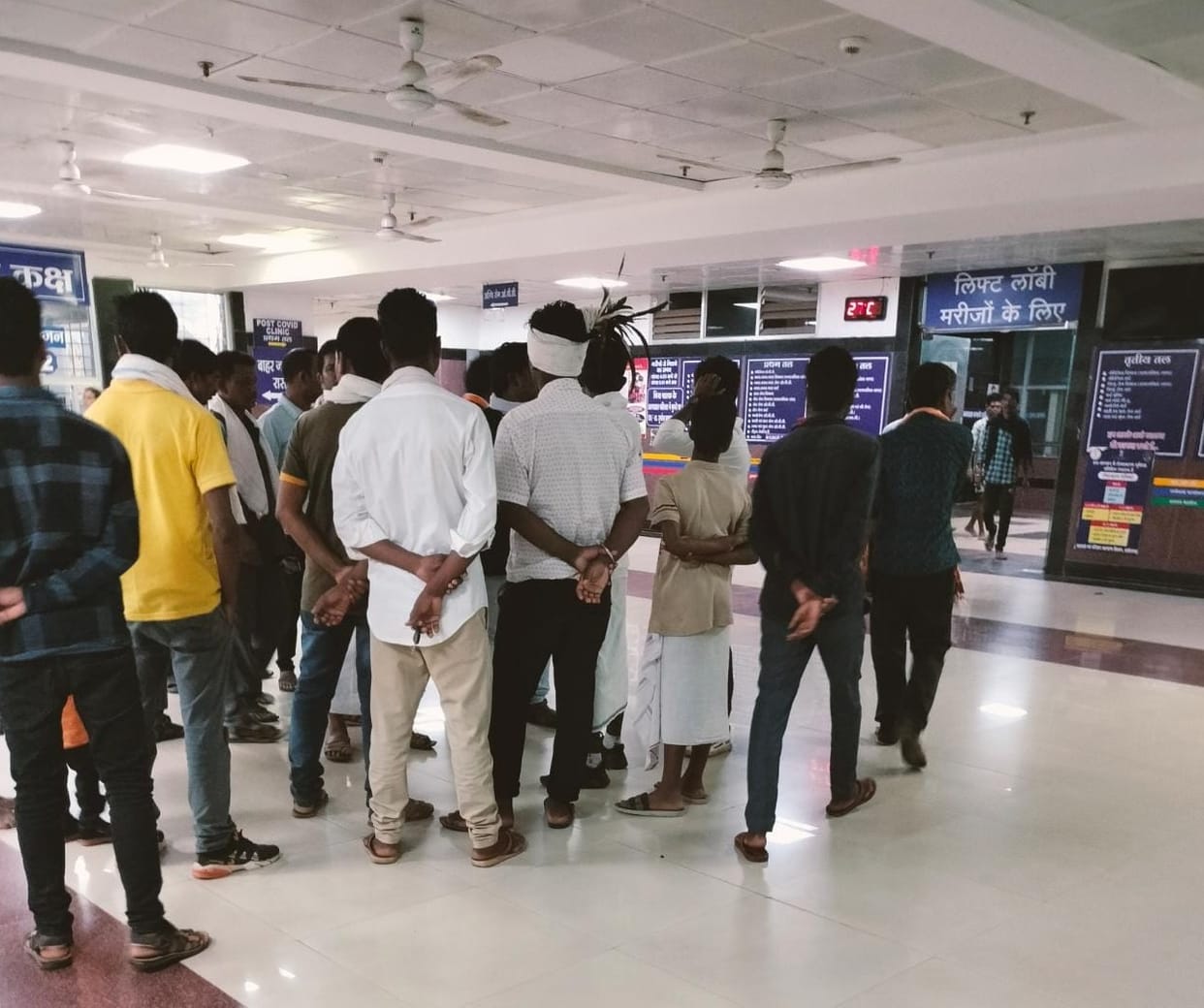 people injured in road accident who return from World Tribal Society program in Jagdalpur