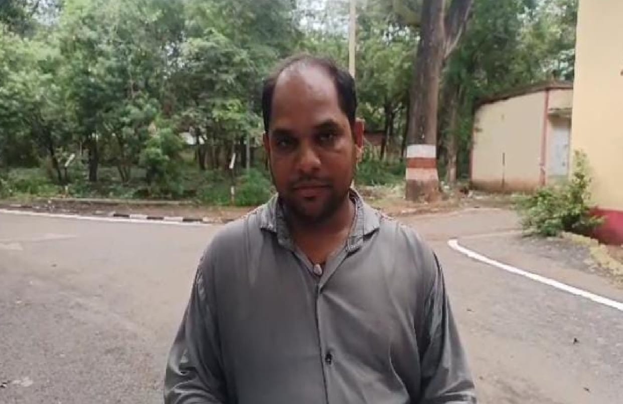 Congress leader cheated three lakh rupees in name of getting job in Kabirdham