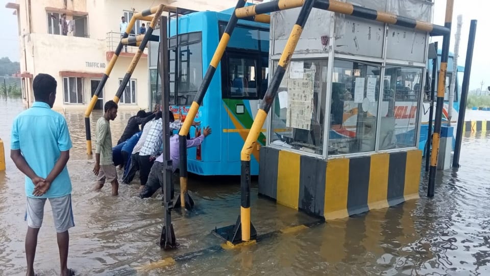 Uttarakhand Weather Disaster in Kumaon after Heavy rainfall Three Death and  House Collapse Photos