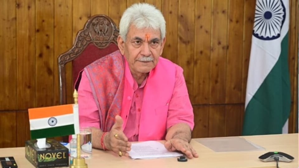 LG manoj sinha said Officers should work with coordination for Independence Day celebrations  preparations