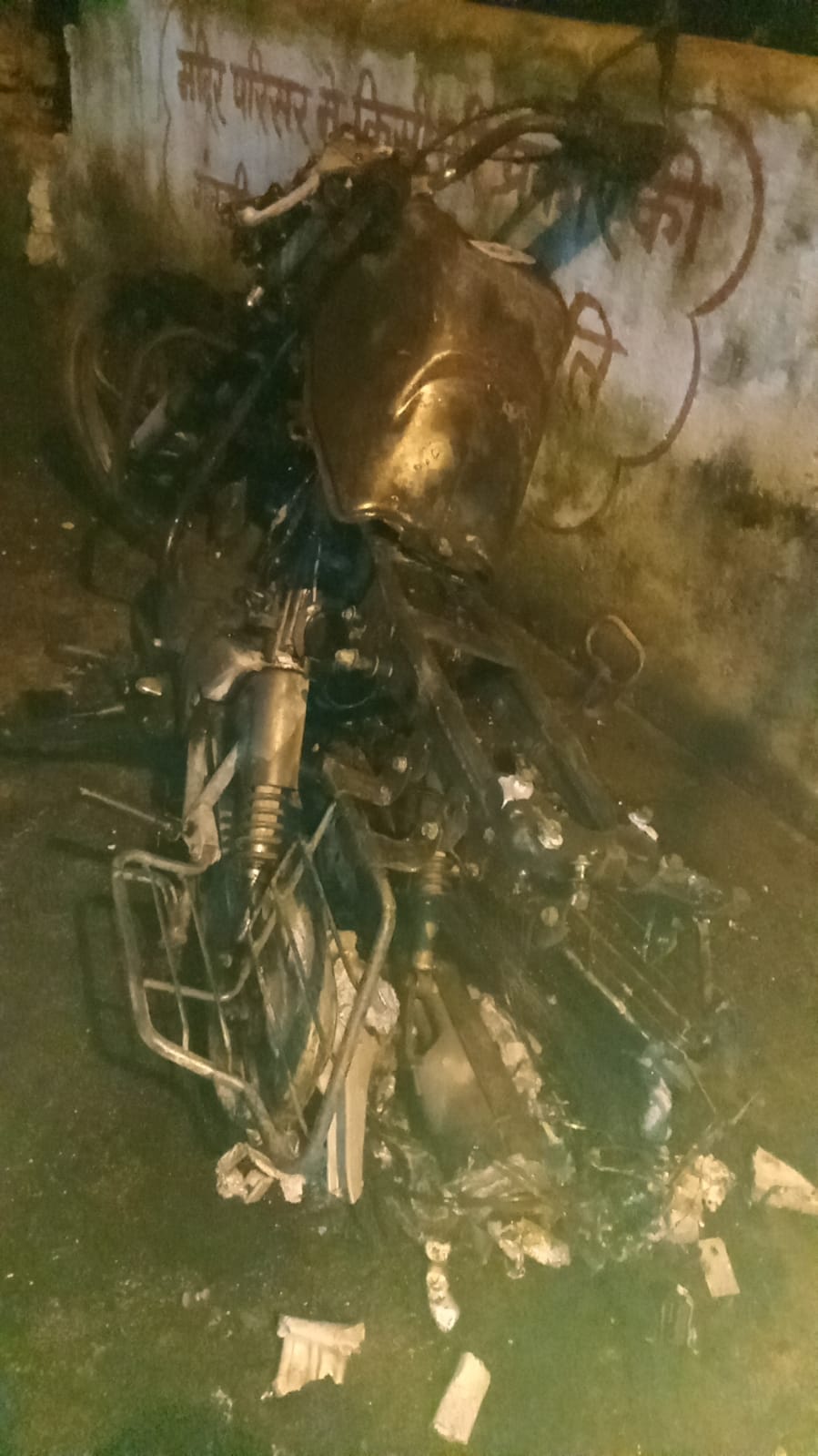 The miscreants set fire to the bike parked outside the house, now the police is checking the CCTV