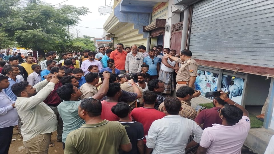 relatives created a ruckus after woman death in a private hospital in lakhimpur kheri