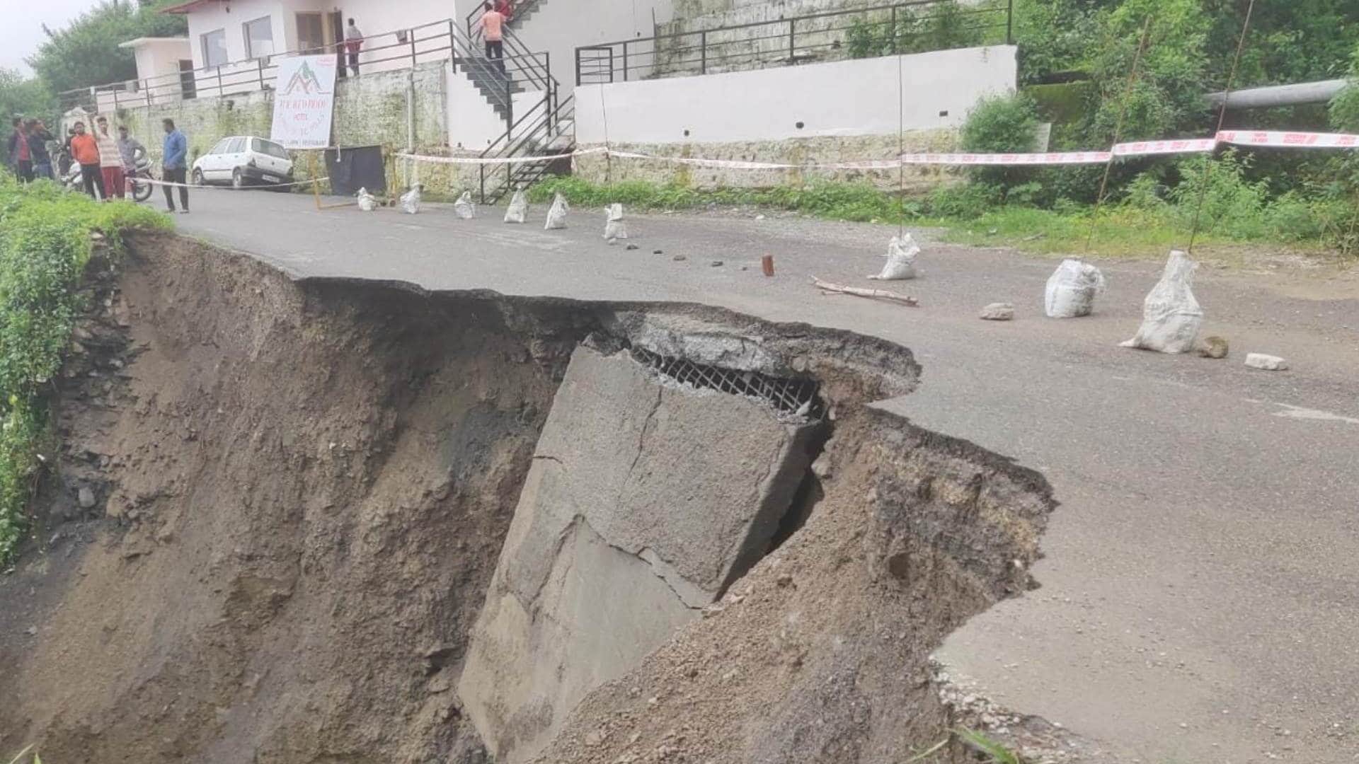 Uttarakhand Weather News: IMD Red Alert Heavy Rain in Dehradun, Tehri and Almora Landslides Updates in Hindi