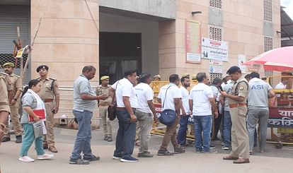 Gyanvapi Survey: 35वें दिन मसाजिद कमेटी ने रोका ज्ञानवापी का सर्वे, विरोध के बीच दिनभर खड़ी रही एएसआई की टीम Muslim side stopped survey of Gyanvapi on 35th day ASI team stood whole day amidst protest