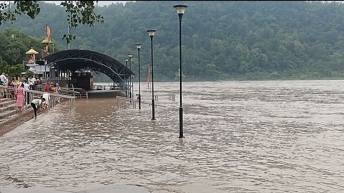 Uttarakhand Weather Today IMD Extreme Rainfall Red alert in three districts Rivers on danger Mark