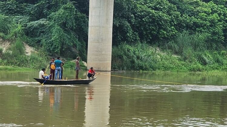 Jaunpur: विवाहिता ने चिट्ठी में लिखा- ‘मैं मौत को गले लगा लूंगी’, फिर हो गई लापता, पुल के पास मिला चप्पल