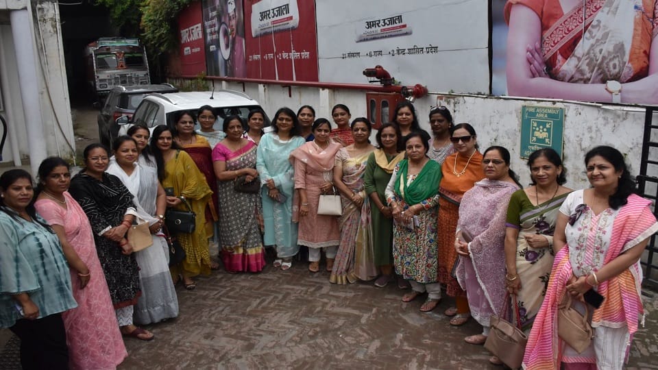 Will remember martyrs lighting lamp home, Moradabad residents participate national anthem August 15