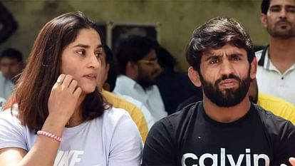 Vinesh phogat returns Khel Ratna and Arjuna Award bajrang punia returned Padma Shri Sakshi malik retirement