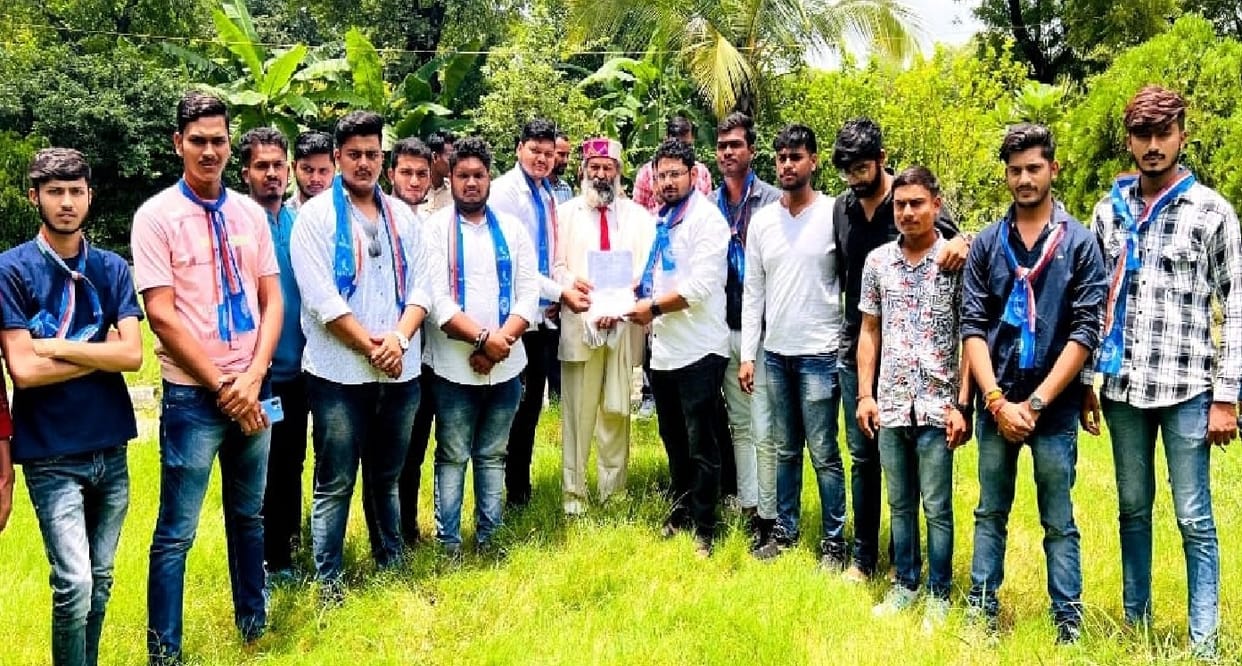 NSUI submitted memorandum to VC of Atal Bihari Vajpayee University to amend examination system