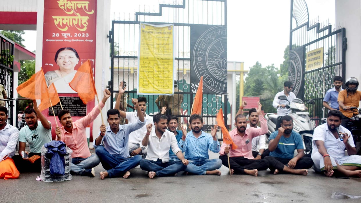 Gorakhpur University ABVP resumes agitation against fee hike and expulsion of students