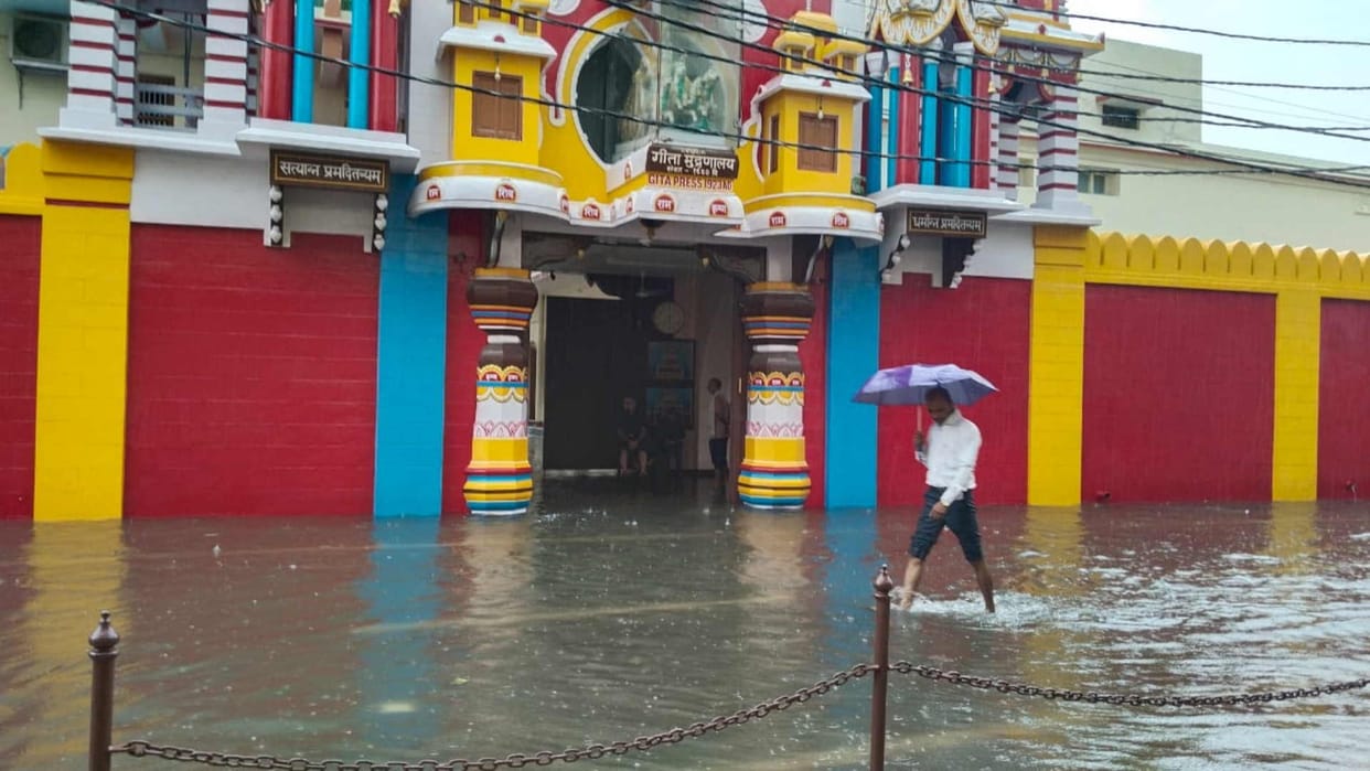 Waterlogging in Gorakhpur City drains choke after rain